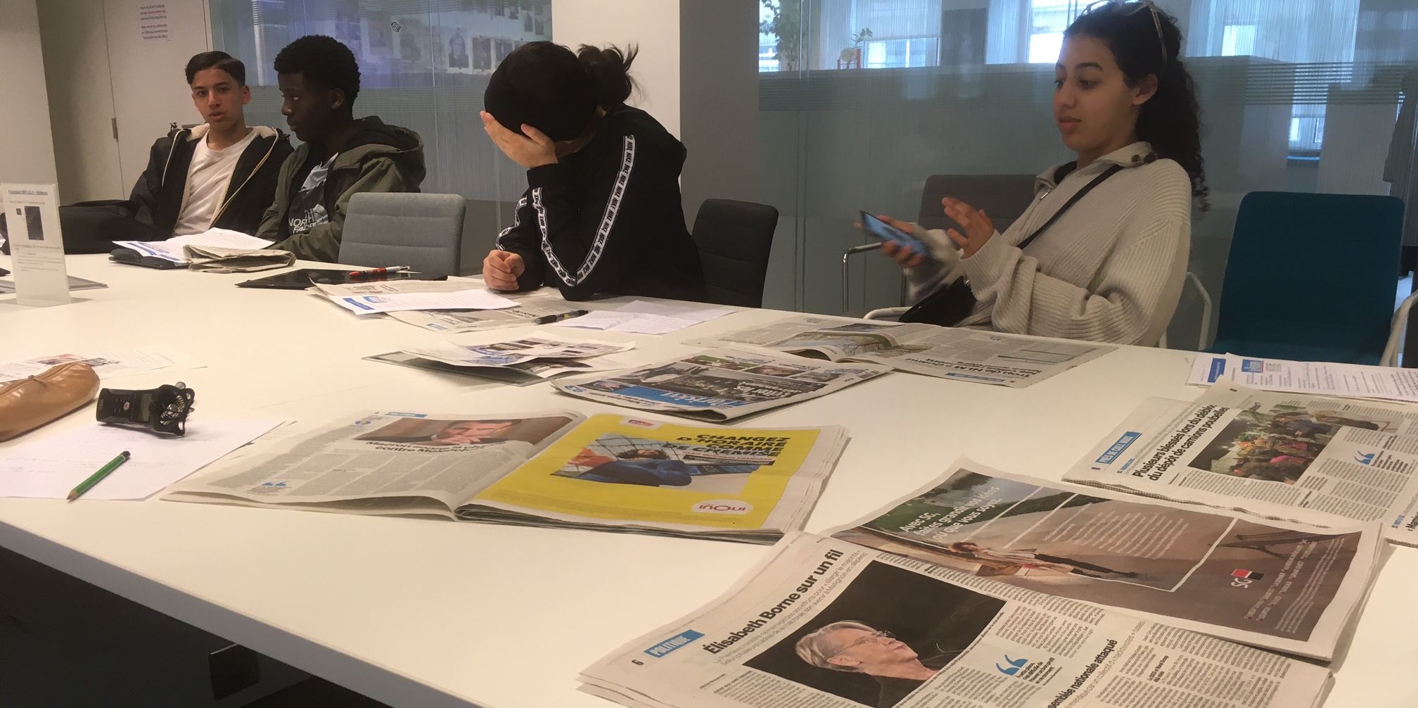 You are currently viewing Spécial semaine de la presse : Les 2nde3 en immersion dans la rédaction du journal le Parisien –