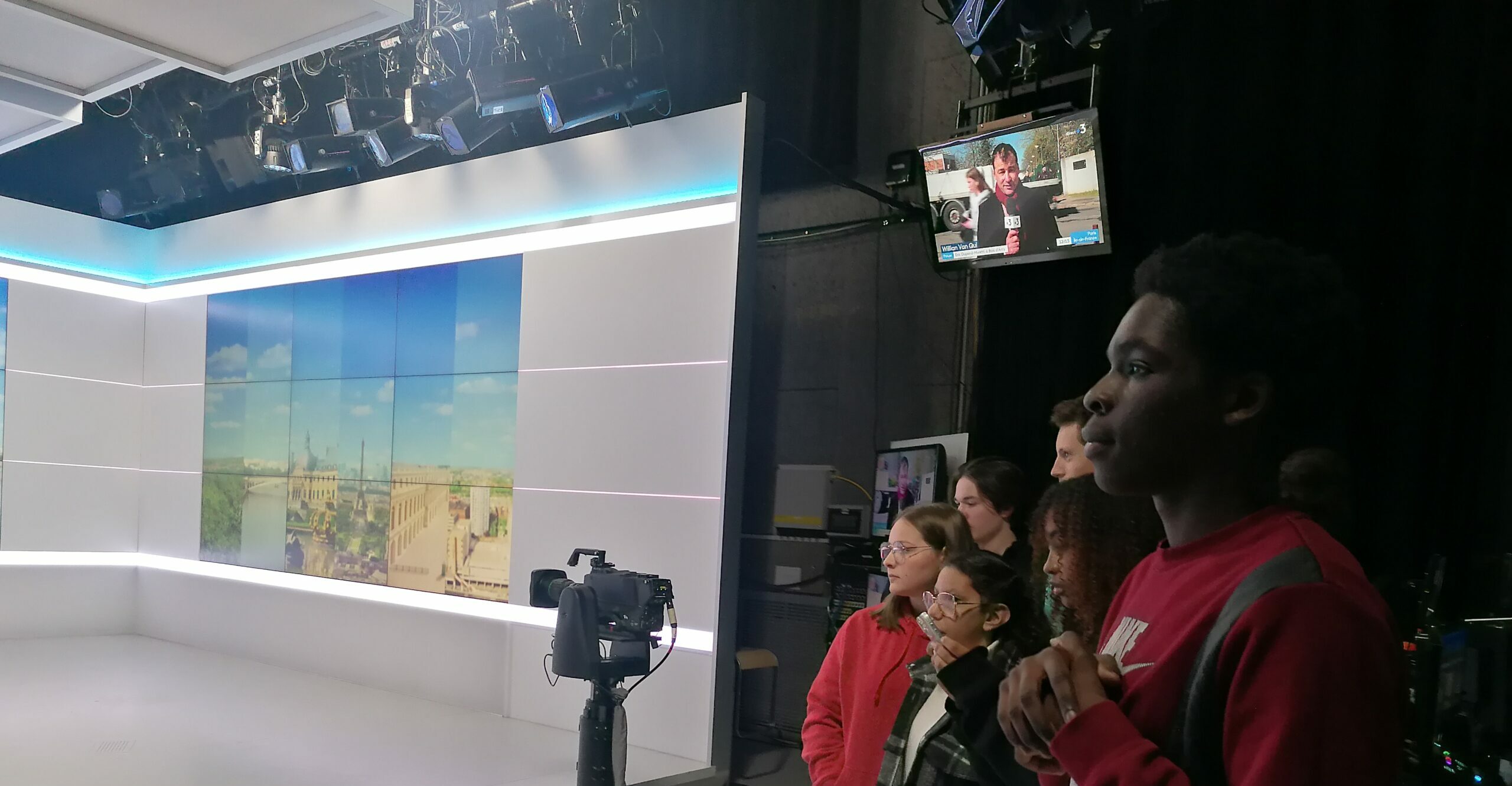 You are currently viewing Spécial semaine de la presse : La classe MEDIA passe la journée à France Télévisions