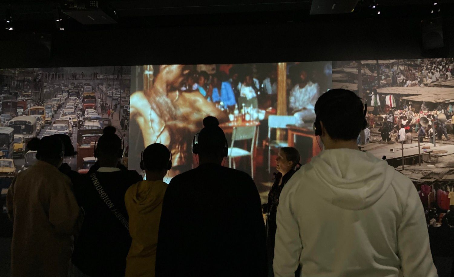 You are currently viewing Les TSTMG découvrent l’exposition Fela Kuti à la Cité de la Musique
