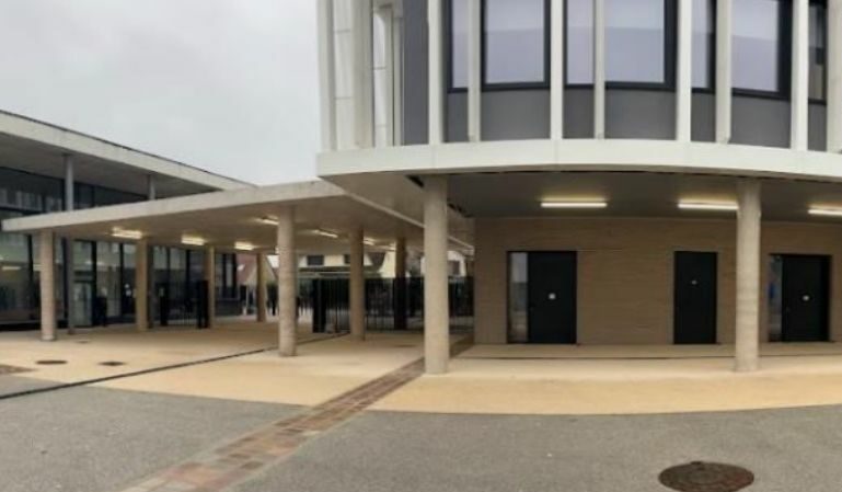 You are currently viewing Le nouveau lycée : une émission radio de la classe média