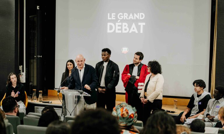 Lire la suite à propos de l’article Concours d’éloquence : nos élèves sur la scène de La Défense !