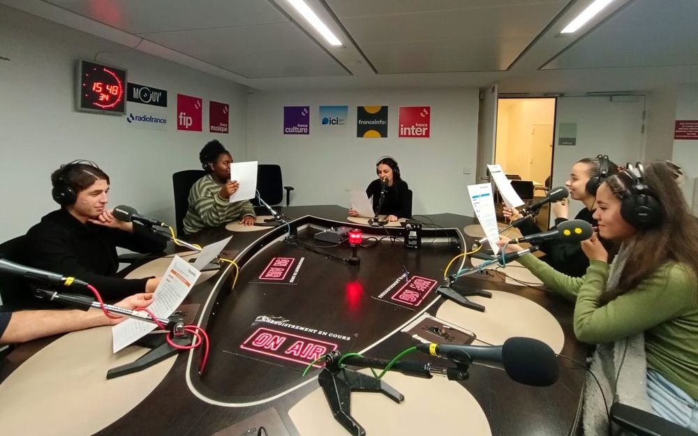 Lire la suite à propos de l’article Des élèves de la classe média découvrent les studios de Radio-France
