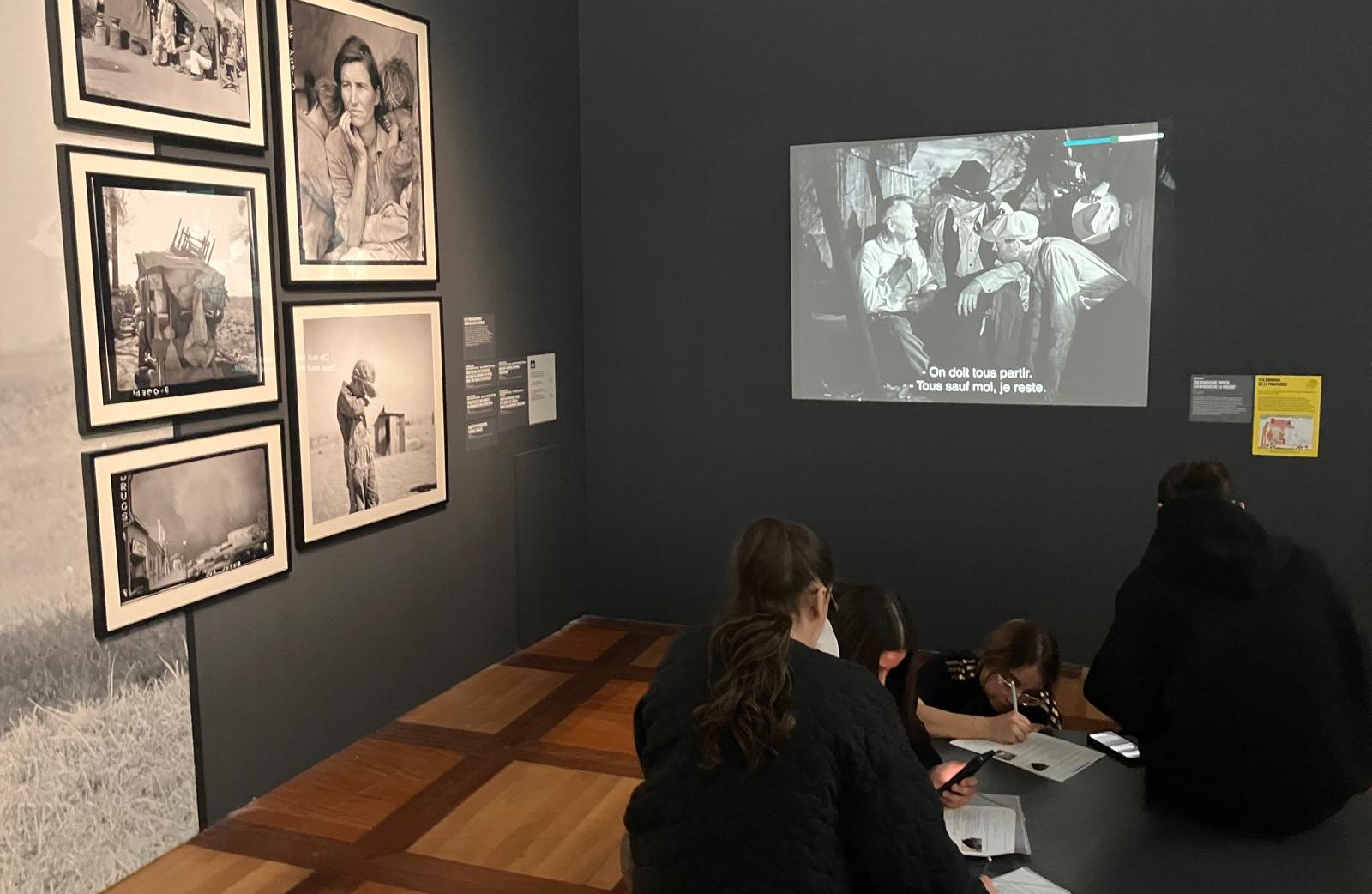 You are currently viewing La classe ethnologie découvre l&rsquo;exposition « Migrations et climat » au MNHI