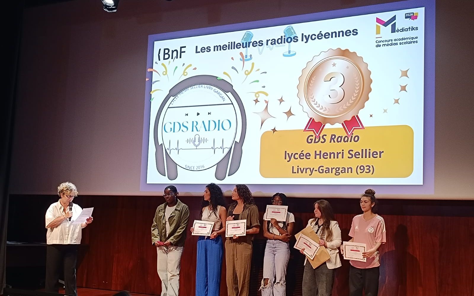 You are currently viewing La radio du lycée gagne un prix au concours Mediatiks !